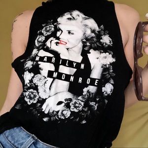 Marilyn Monroe top